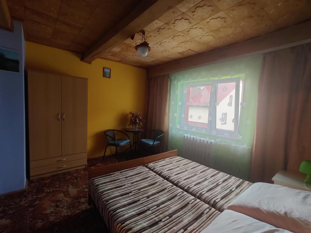 Hotel Przy Winogronie Uherce Mineralne Exteriér fotografie